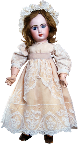 Кукла компании «S.F.B.J.» Маркировка: «1907 9». Высота 53 см. Этот молд производился с 1899 по 1915 г. Данная кукла отличается очень высоким качеством и относится к самому началу этого периода. Частная коллекция. Из статьи Натальи Курочкиной «S.F.B.J. Французское объединение по производству кукол и игрушек»